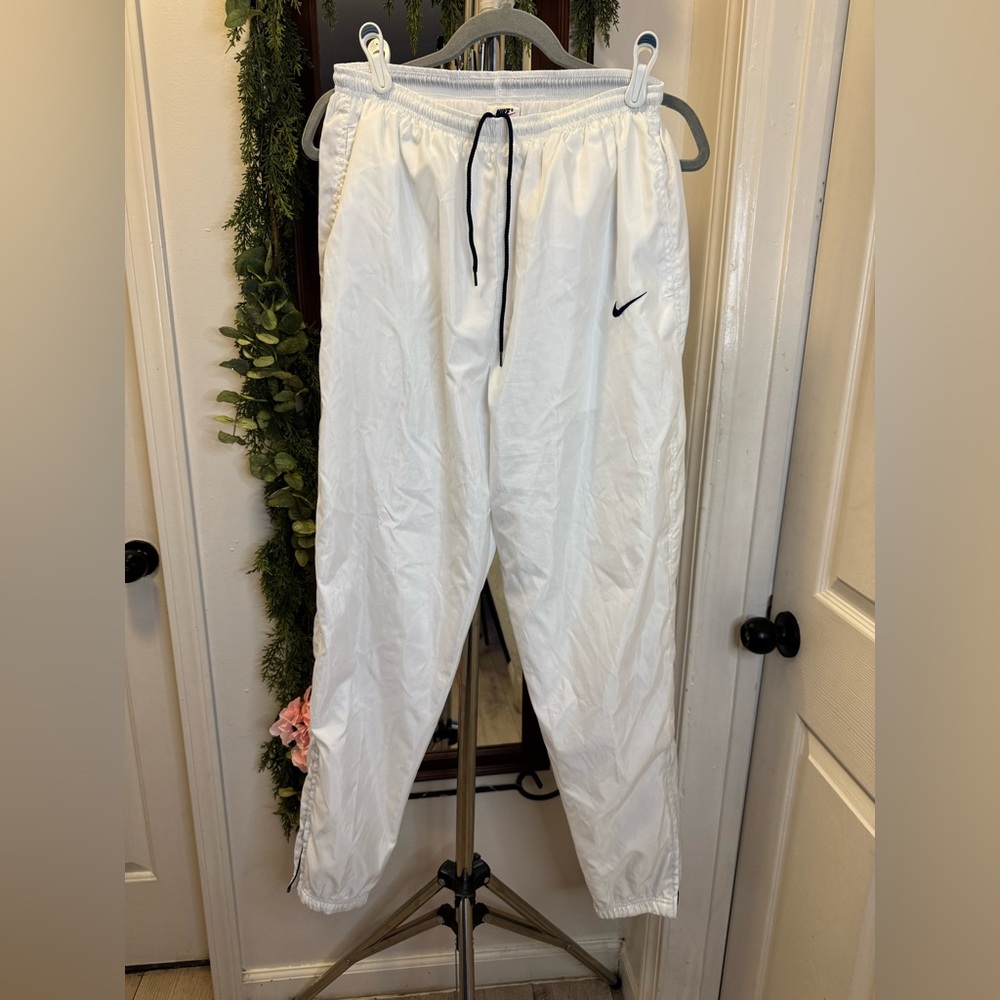 Nike Classic White Sports pants